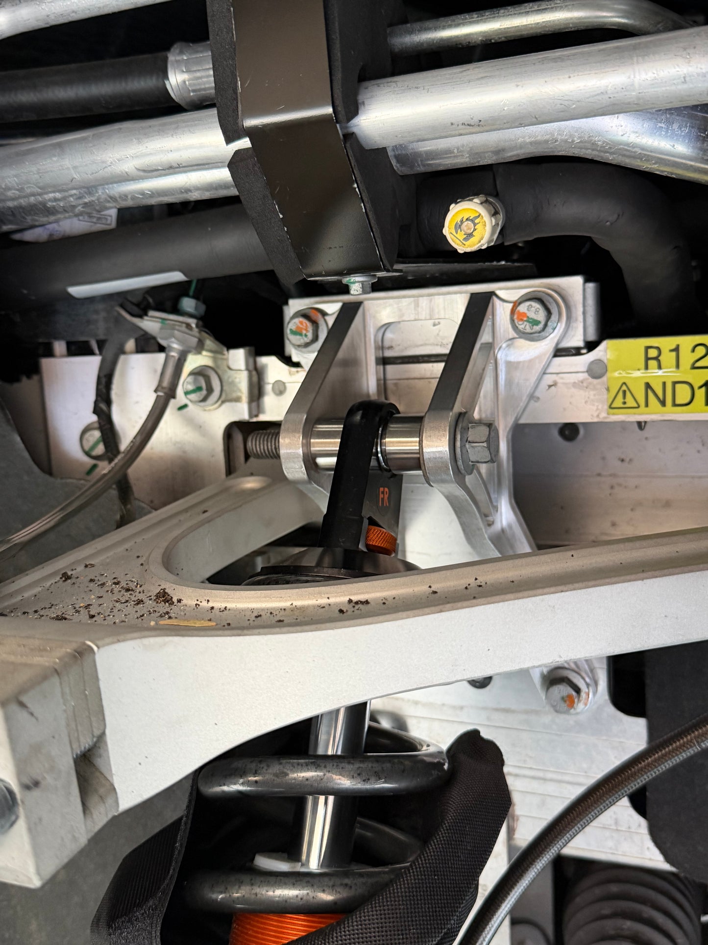 Front damper top mounts
