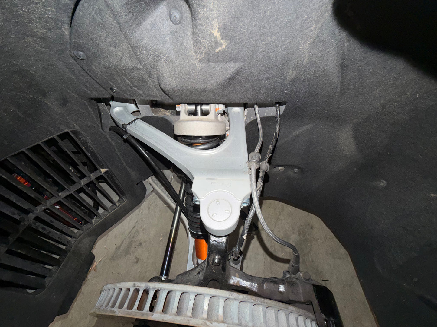Upper control arms by bbt for Emira V6