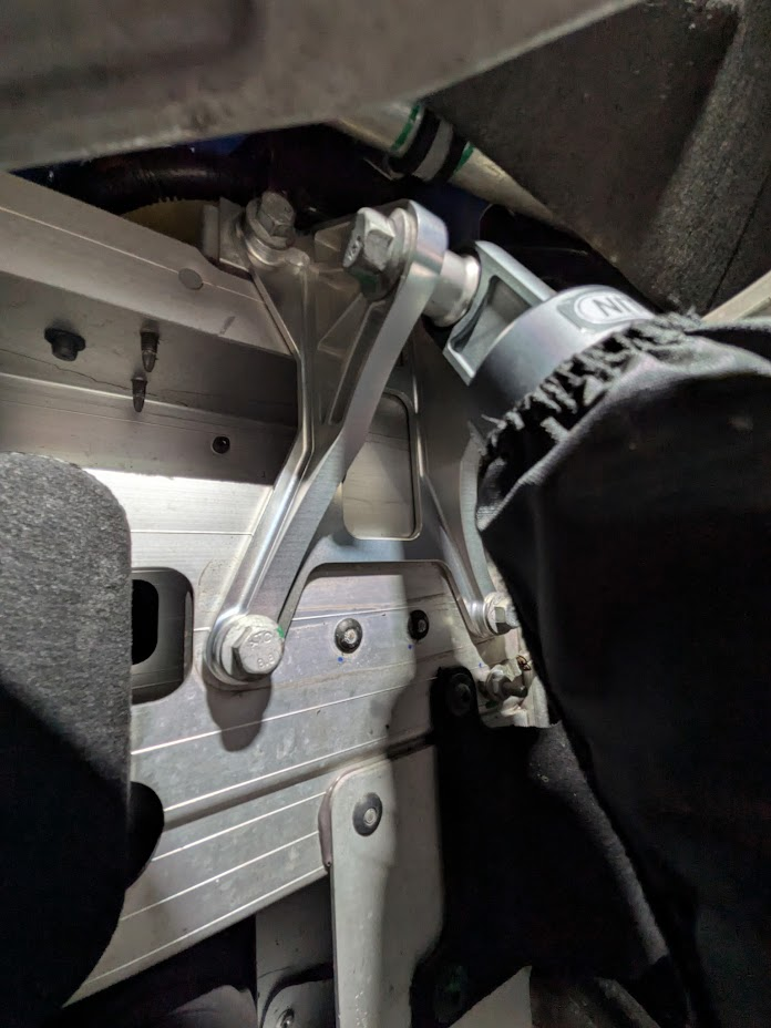 Front damper top mount set for Emira